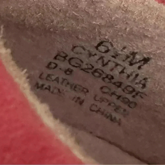 Stride Rite SZ 6.5M Mary Jane's - Picture 9 of 9